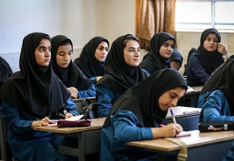 دانشآموزان از کتابخوانی دور شدهاند دانشآموزان از کتابخوانی دور شدهاند