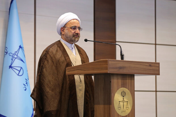 رویکرد دستگاه قضایی اصلاح و بازاجتماعی کردن مجرمان و محکومان است رویکرد دستگاه قضایی اصلاح و بازاجتماعی کردن مجرمان و محکومان است