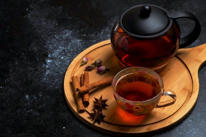 چرا چای کهنه دم برای معده ضرر دارد؟ چرا چای کهنه دم برای معده ضرر دارد؟