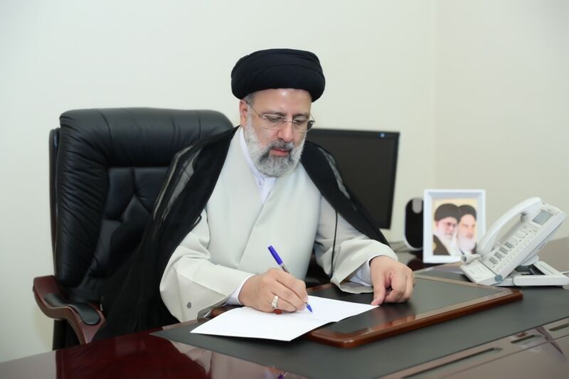 رییس جمهور قانون حمایت از خانواده را ابلاغ کرد رییس جمهور قانون حمایت از خانواده را ابلاغ کرد