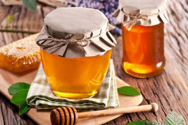 آیا نوزادان میتوانند عسل مصرف کنند؟ آیا نوزادان میتوانند عسل مصرف کنند؟