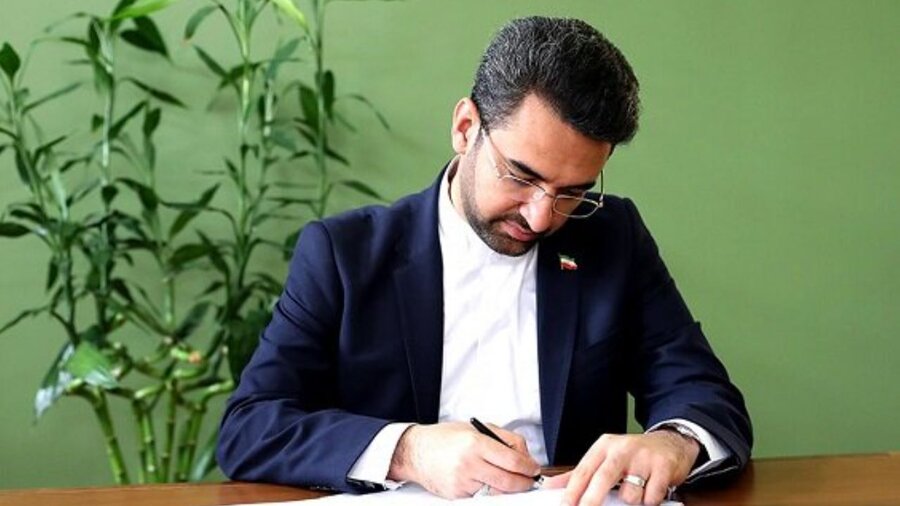 پیشنهاد آذری جهرمی به دولت برای حذف کارت سوخت پیشنهاد آذری جهرمی به دولت برای حذف کارت سوخت