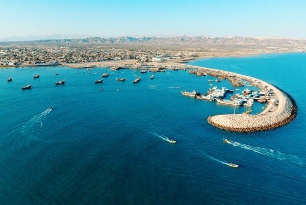 زنان ماهیگیر برای اولین بار مجوز می گیرند زنان ماهیگیر برای اولین بار مجوز می گیرند