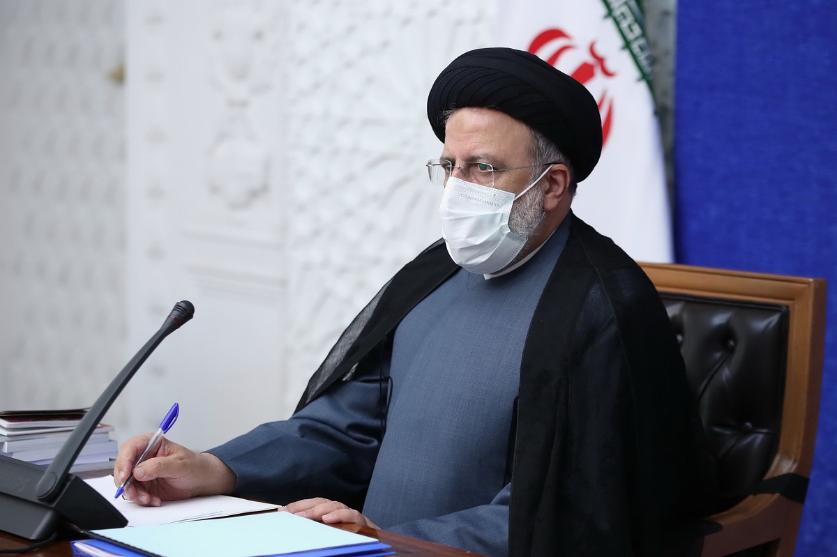 دستور رییسی برای بررسی وضعیت خودروهای دپو شده دستور رییسی برای بررسی وضعیت خودروهای دپو شده