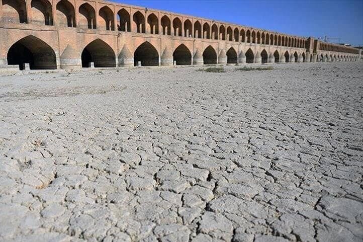فشار گرما و کاهش بارش بر زاینده رود فشار گرما و کاهش بارش بر زاینده رود