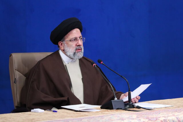 بانک ها حق تعطیل کردن واحدهای تولیدی را ندارند / از توسعه انرژی پاک حمایت می کنیم بانک ها حق تعطیل کردن واحدهای تولیدی را ندارند / از توسعه انرژی پاک حمایت می کنیم