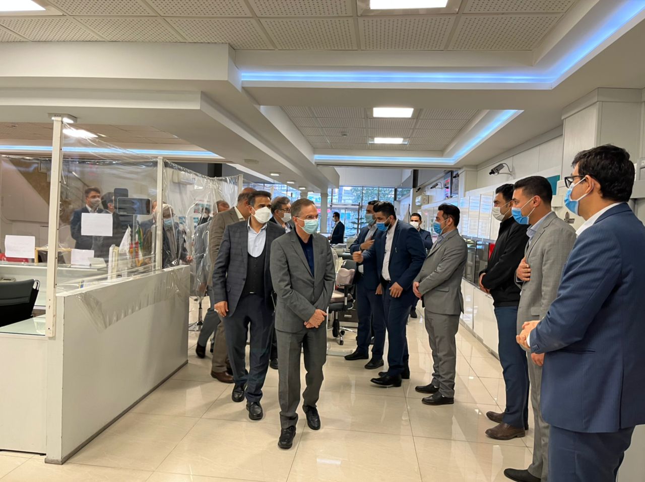 مدیرعامل بانک دی بر معرفی و توسعه خدمات الکترونیک تاکید کرد مدیرعامل بانک دی بر معرفی و توسعه خدمات الکترونیک تاکید کرد
