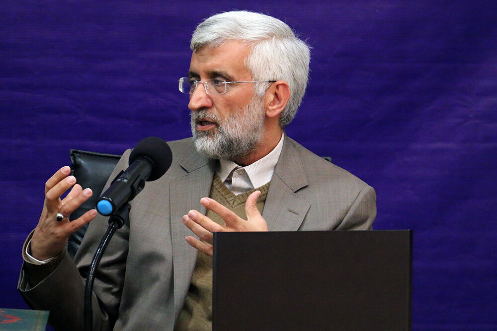 جلیلی، خواستار پیگیری تخلفات ارز ۴۲۰۰ تومانی شد جلیلی، خواستار پیگیری تخلفات ارز ۴۲۰۰ تومانی شد