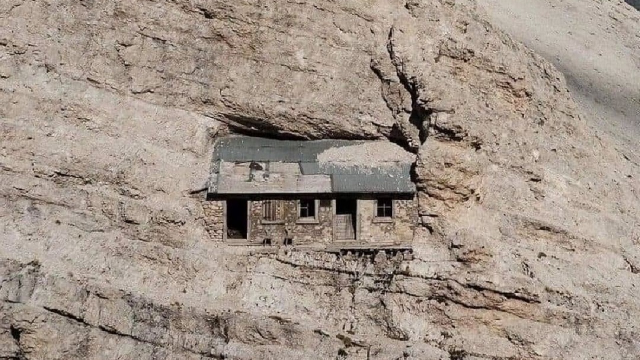 کشف خانه تاریخی در دل کوه ها + عکس کشف خانه تاریخی در دل کوه ها + عکس