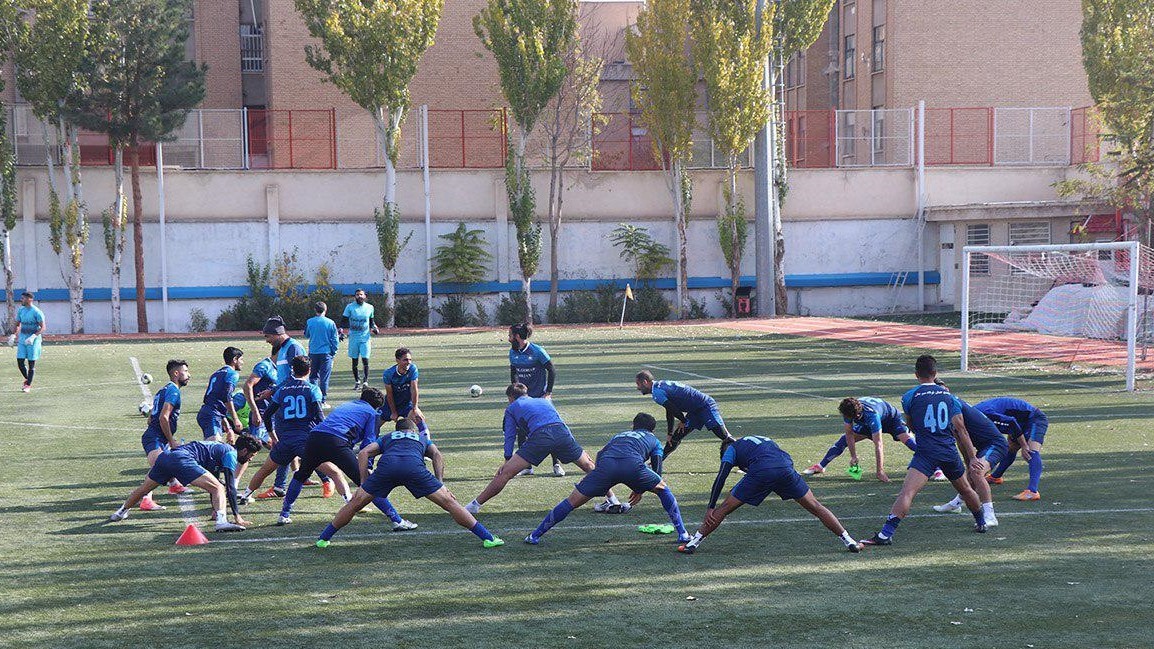 حضور بازیکن زیمبابوه ای در تمرینات گل گهر حضور بازیکن زیمبابوه ای در تمرینات گل گهر