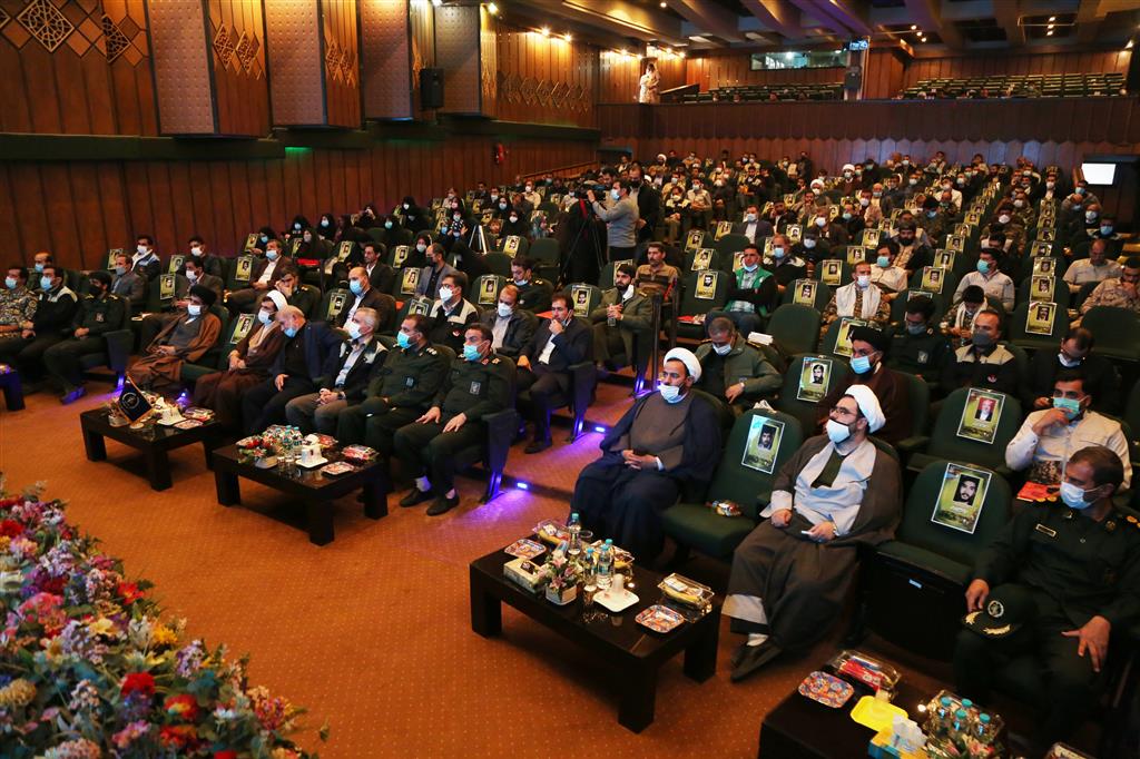 حمایت از صنایعی همچون ذوب آهن، پیروزی در جنگ اقتصادی را رقم می زند حمایت از صنایعی همچون ذوب آهن، پیروزی در جنگ اقتصادی را رقم می زند