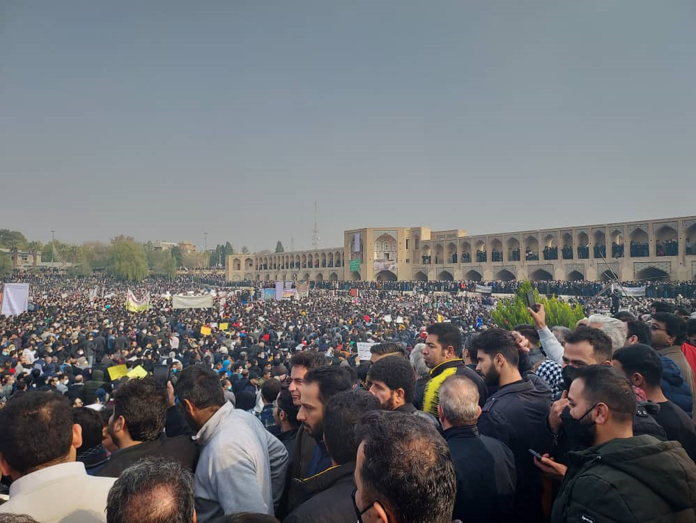 ۲سال تحمل کنید! / اصفهانی ها باید به وزیر اعتماد کنند؟ ۲سال تحمل کنید! / اصفهانی ها باید به وزیر اعتماد کنند؟