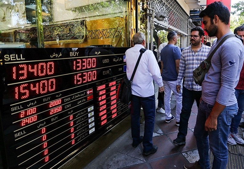 آقای رییسی دستور بدهید در ۱۴۰۱ صف دلار نباشد آقای رییسی دستور بدهید در ۱۴۰۱ صف دلار نباشد