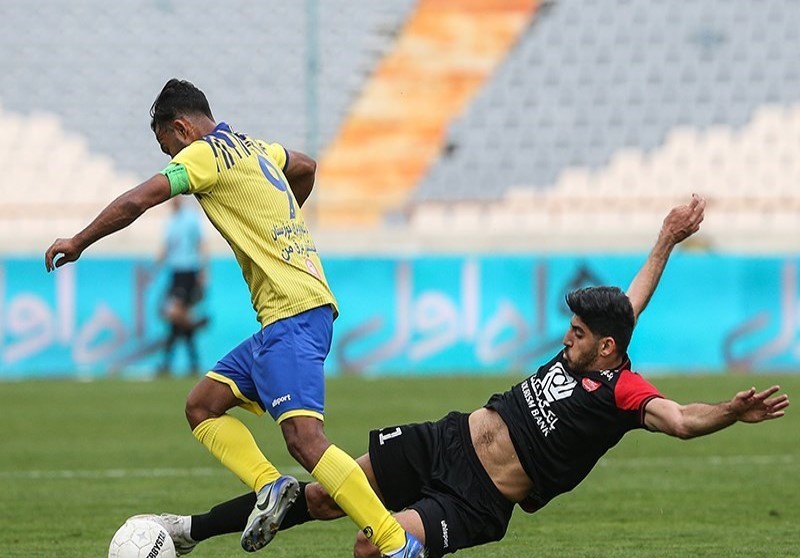 دیدار پرسپولیس و نفت با ۳۱ دقیقه تاخیر آغاز شد دیدار پرسپولیس و نفت با ۳۱ دقیقه تاخیر آغاز شد