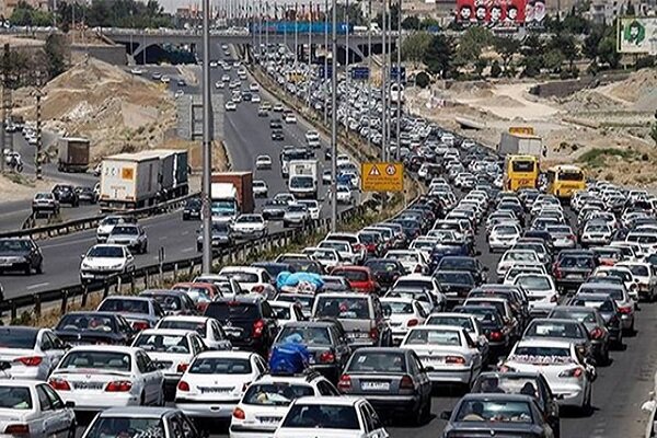 ترافیک در خروجی های مشهد سنگین است ترافیک در خروجی های مشهد سنگین است