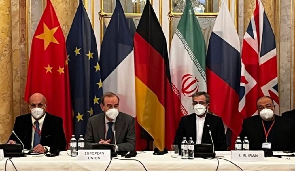 چادر خبرنگاران در مقابل هتل کوبورگ وین جمع آوری شد چادر خبرنگاران در مقابل هتل کوبورگ وین جمع آوری شد