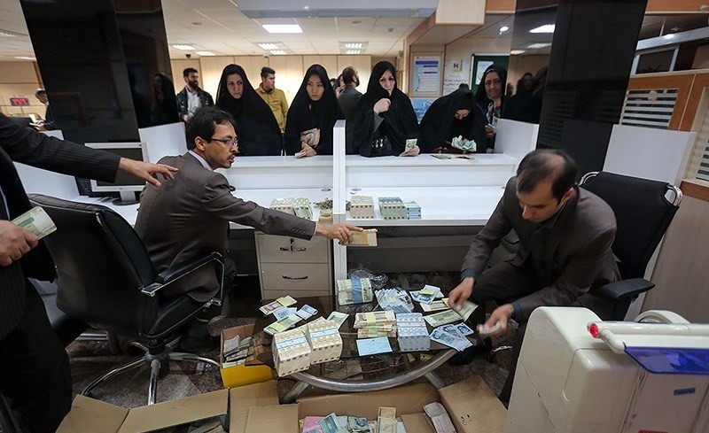 تعیین تکلیف ساعات کاری بانک ها در ماه رمضان تعیین تکلیف ساعات کاری بانک ها در ماه رمضان