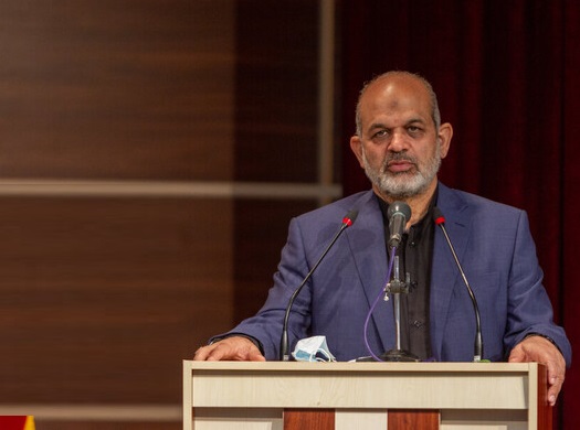 زنان اجازه ورود به ورزشگاه مشهد را نداشتند زنان اجازه ورود به ورزشگاه مشهد را نداشتند