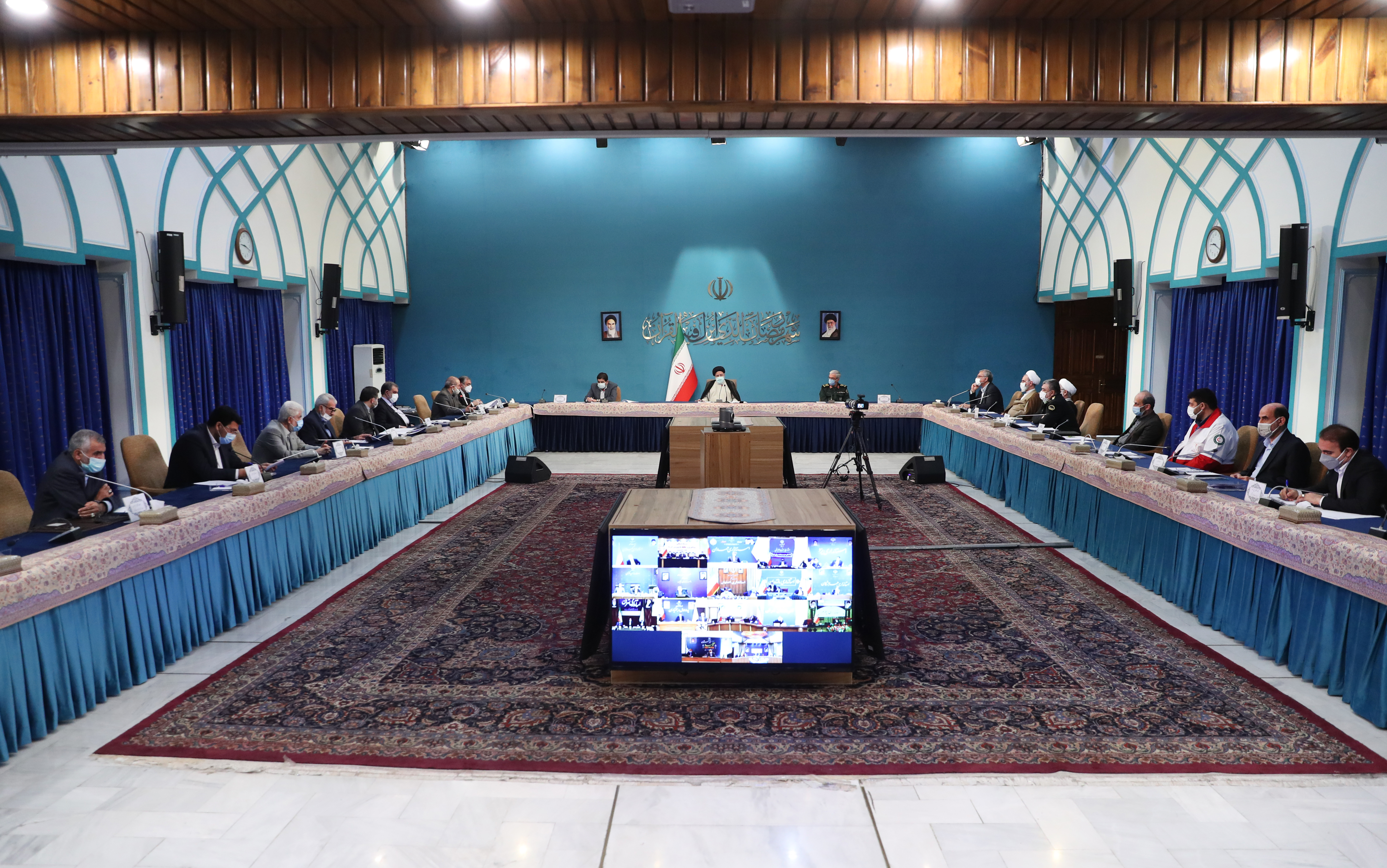 سیاست دولت اقناع افکار عمومی است