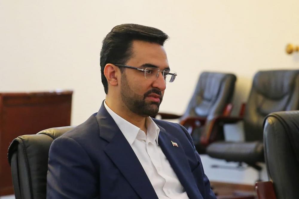 جدل داغ توییتری آذری جهرمی با دبیر ستاد امر به معروف اصفهان جدل داغ توییتری آذری جهرمی با دبیر ستاد امر به معروف اصفهان