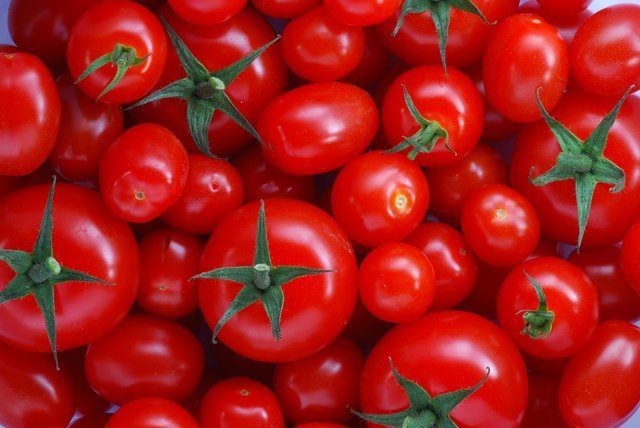کاهش قیمت سیب زمینی و گوجه فرنگی در بازار کاهش قیمت سیب زمینی و گوجه فرنگی در بازار