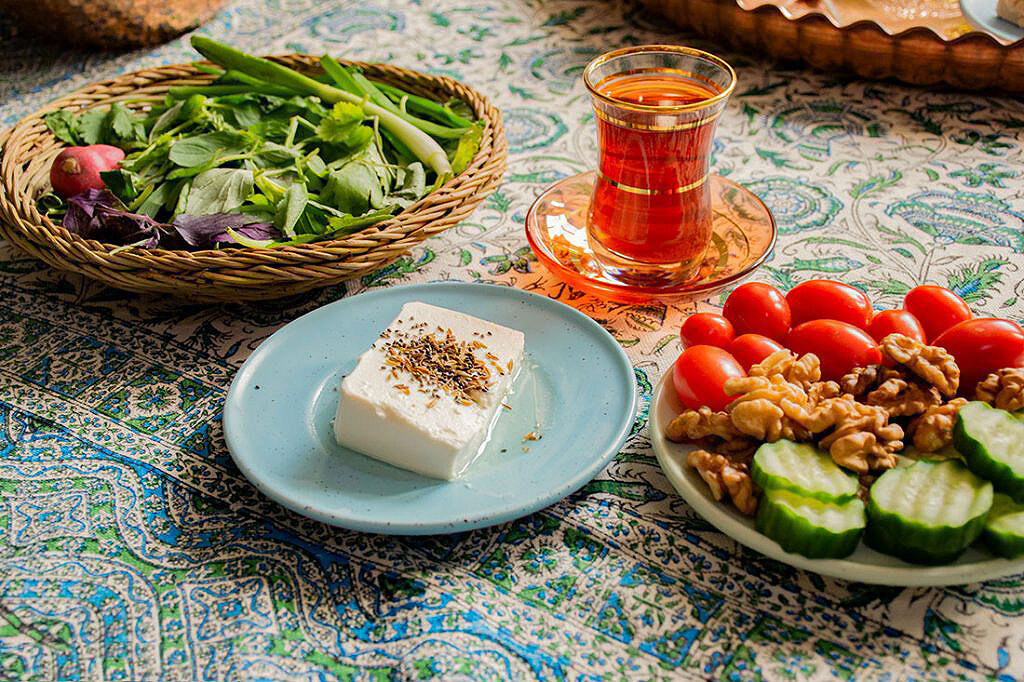 هرگز با این خوراکی ها افطار نکنید هرگز با این خوراکی ها افطار نکنید
