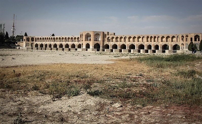 اصفهان خالی از سکنه می شود؟ اصفهان خالی از سکنه می شود؟