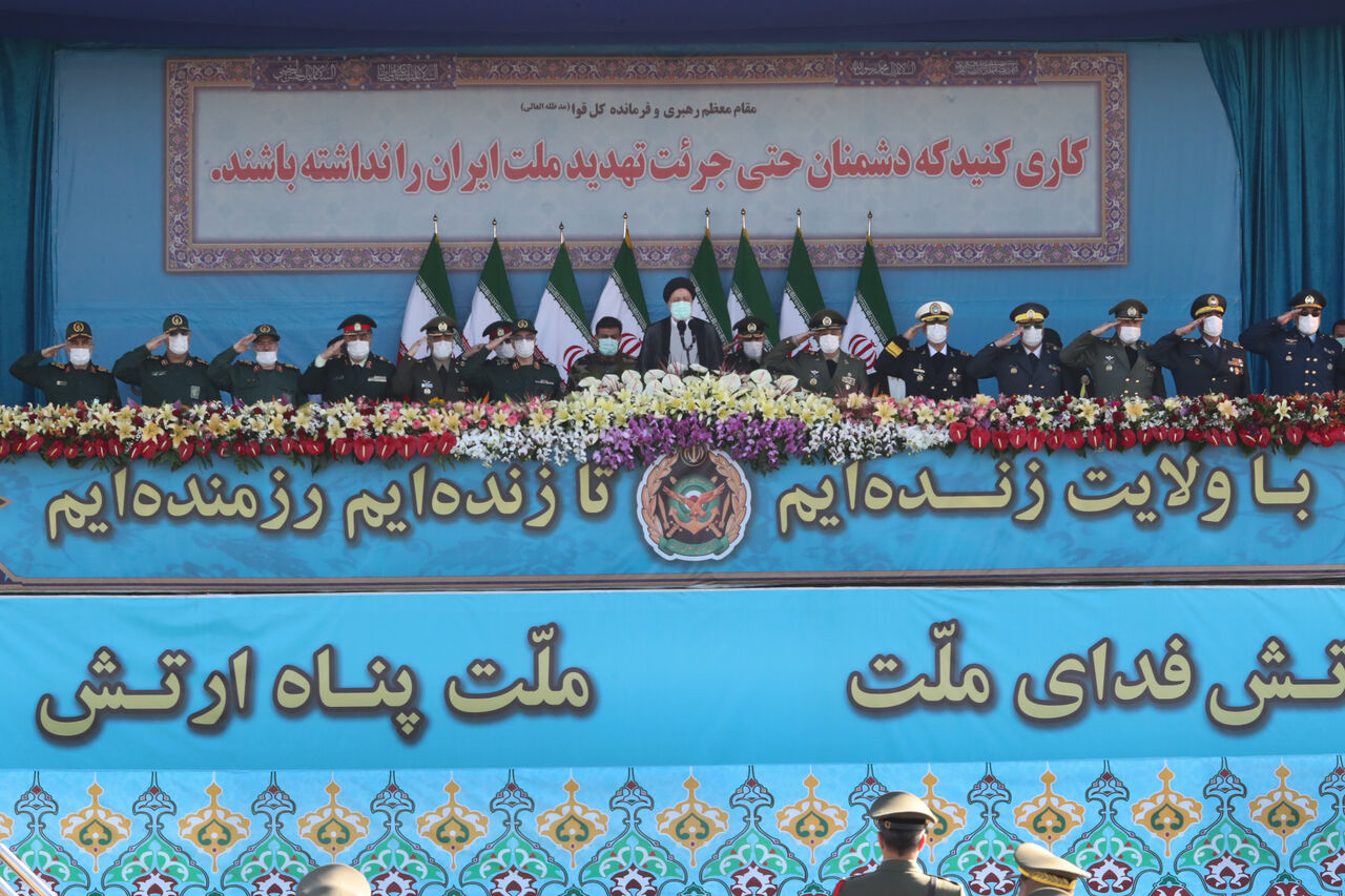 ارتش از فرصت تحریم ها استفاده کرد و توانمند شد ارتش از فرصت تحریم ها استفاده کرد و توانمند شد