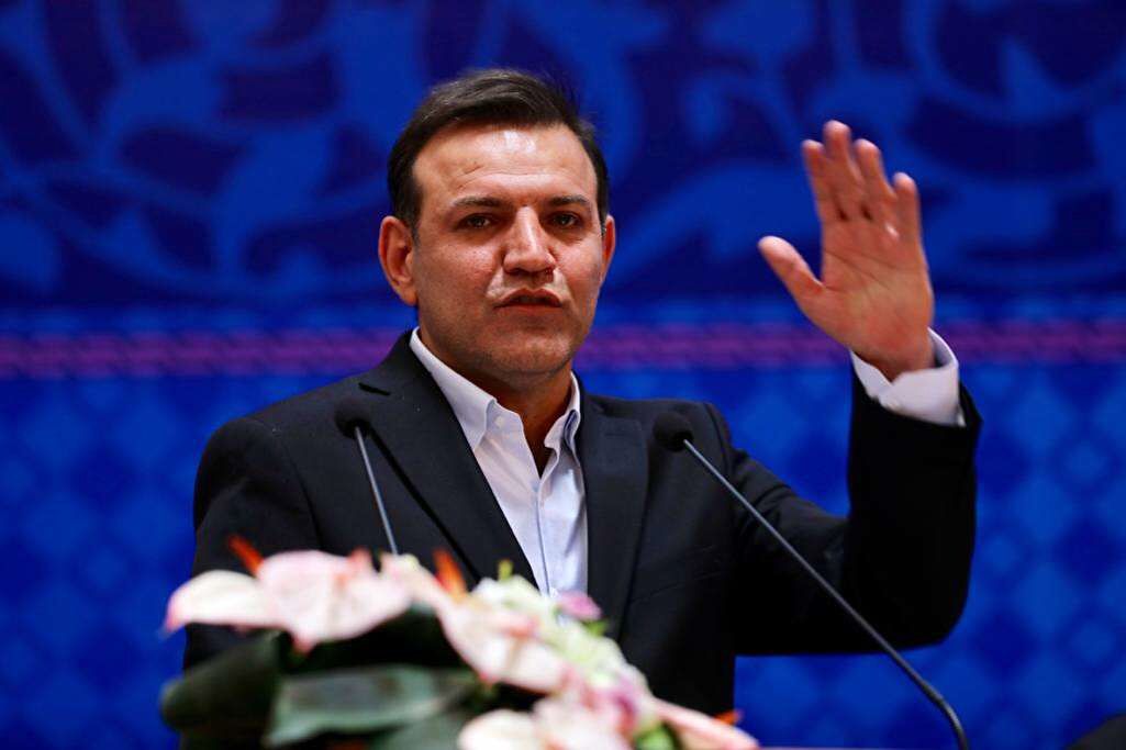 سکوت عزیزی خادم شکست؛ انتشار بیانیه تند همراه با تهدید سکوت عزیزی خادم شکست؛ انتشار بیانیه تند همراه با تهدید