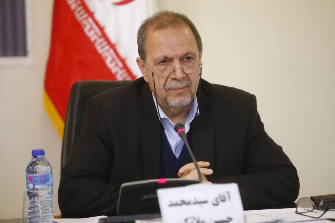 اگر ما و آمریکا در دو هتل باشیم و یک واسطه پیام منتقل کند، چه حسنی دارد که مذاکره مستقیم آن سود را ندارد؟ / راه آهن استراتژیک اگر ما و آمریکا در دو هتل باشیم و یک واسطه پیام منتقل کند، چه حسنی دارد که مذاکره مستقیم آن سود را ندارد؟ / راه آهن استراتژیک