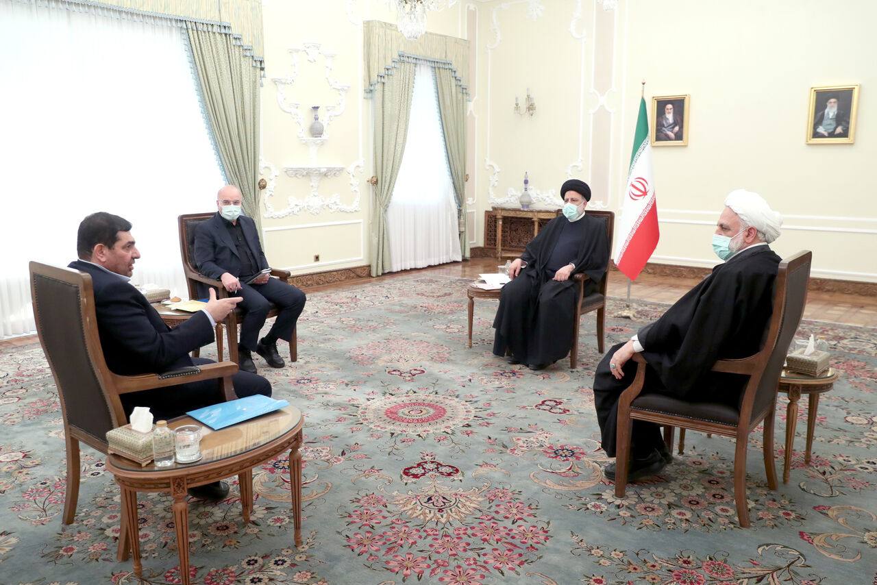 تاکید سران قوا بر تقویت ثبات اقتصادی و تداوم کاهش نرخ تورم تاکید سران قوا بر تقویت ثبات اقتصادی و تداوم کاهش نرخ تورم