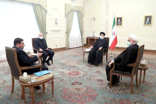 حواشی حضور معاون اول رییس جمهور در جلسه سران قوا + عکس حواشی حضور معاون اول رییس جمهور در جلسه سران قوا + عکس