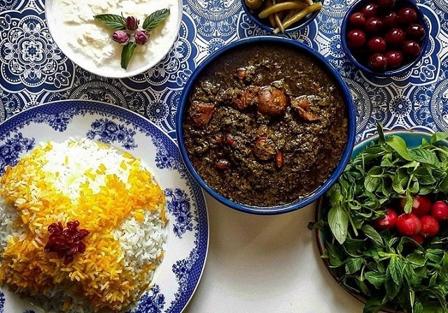اسرار آشپزی؛ تفاوت سبزی قرمه تهرانی ها با خوزستانی ها در چیست؟ اسرار آشپزی؛ تفاوت سبزی قرمه تهرانی ها با خوزستانی ها در چیست؟