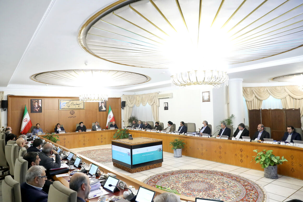 هیئت دولت با اصلاح آییننامه اجرایی فروش نفت به اشخاص موافقت کرد هیئت دولت با اصلاح آییننامه اجرایی فروش نفت به اشخاص موافقت کرد