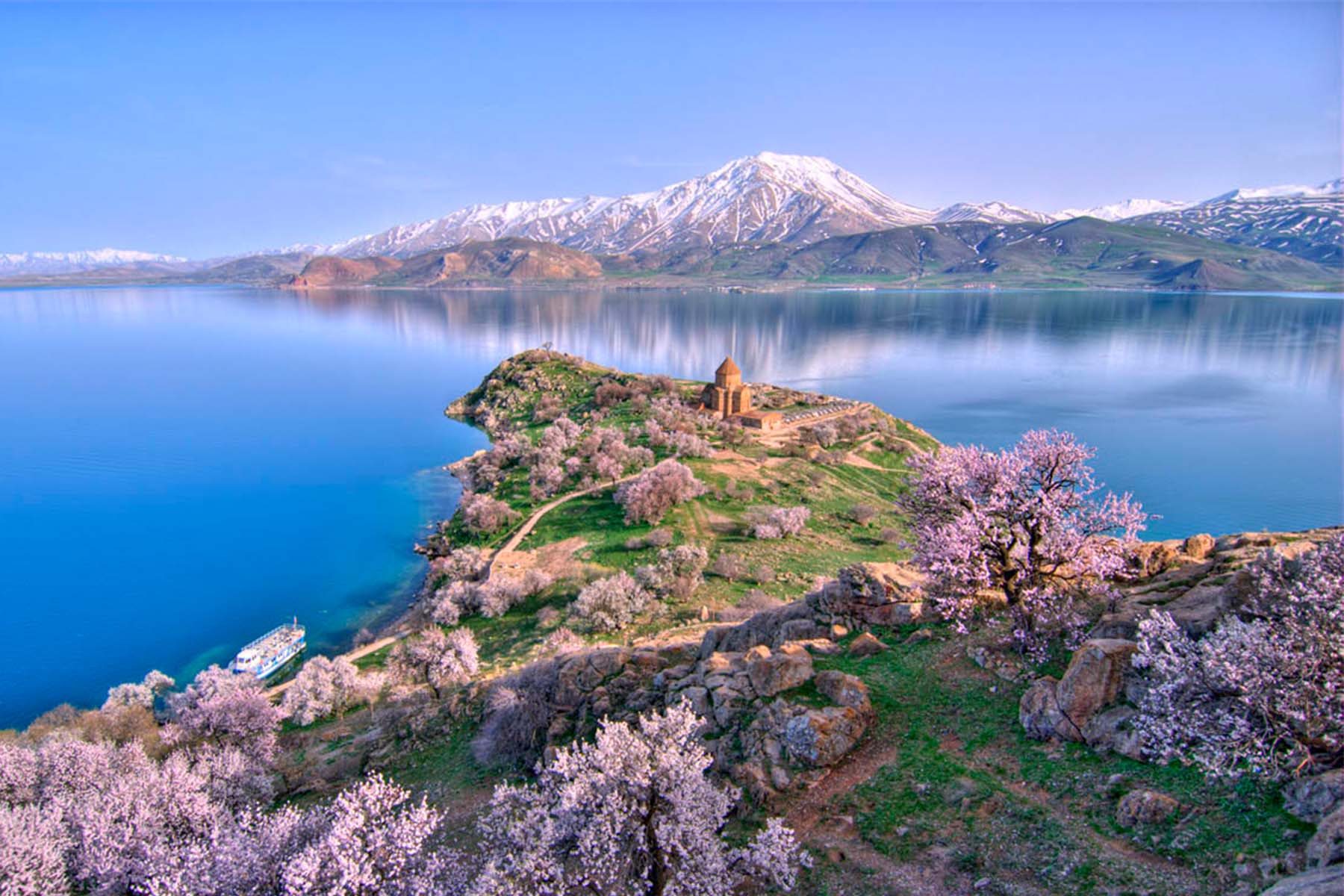۳ شب سفر هوایی به وان ترکیه چقدر هزینه دارد؟ + جدول قیمت ۳ شب سفر هوایی به وان ترکیه چقدر هزینه دارد؟ + جدول قیمت