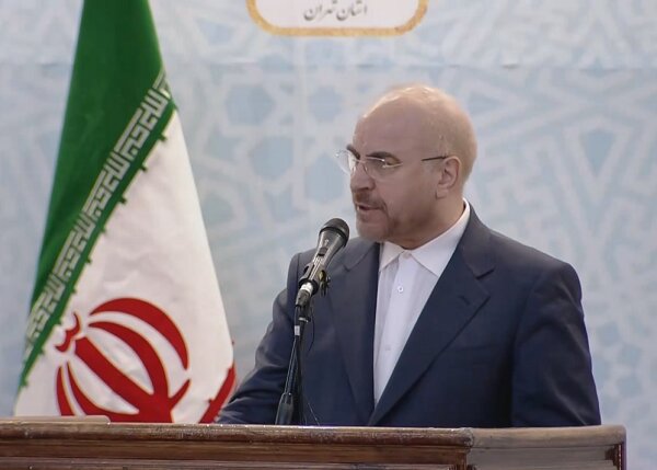 قالیباف: قدرت انقلاب اسلامی در قلب یکایک مردم است، نه موشک ها قالیباف: قدرت انقلاب اسلامی در قلب یکایک مردم است، نه موشک ها