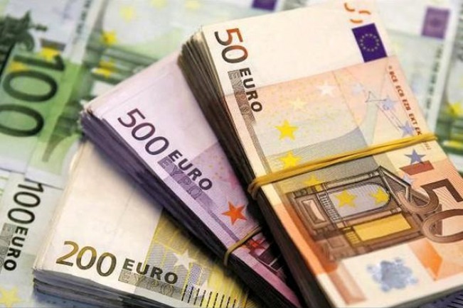 قیمت یورو امروز ۱۲ بهمن ماه ۱۴۰۱ قیمت یورو امروز ۱۲ بهمن ماه ۱۴۰۱