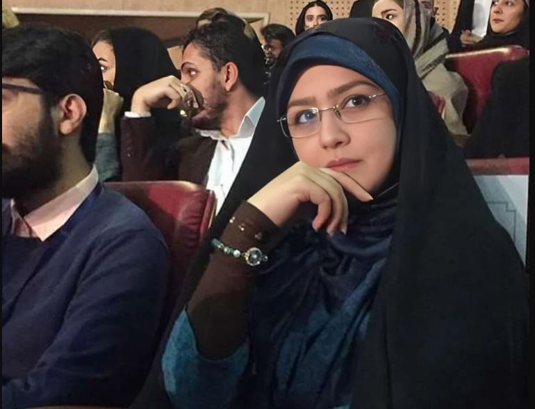 واکنش جالب مجری محجبه صداوسیما به ممنوعیت گریم مجریان زن!+ عکس واکنش جالب مجری محجبه صداوسیما به ممنوعیت گریم مجریان زن!+ عکس