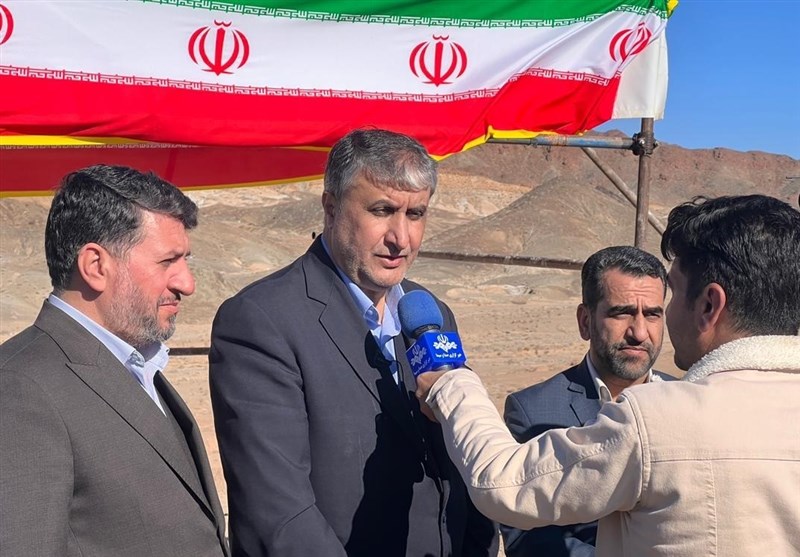 عملیات بهره برداری از بزرگ ترین معدن اورانیوم آغاز شد / اسلامی: بر تولید برق هسته ای متمرکزیم عملیات بهره برداری از بزرگ ترین معدن اورانیوم آغاز شد / اسلامی: بر تولید برق هسته ای متمرکزیم
