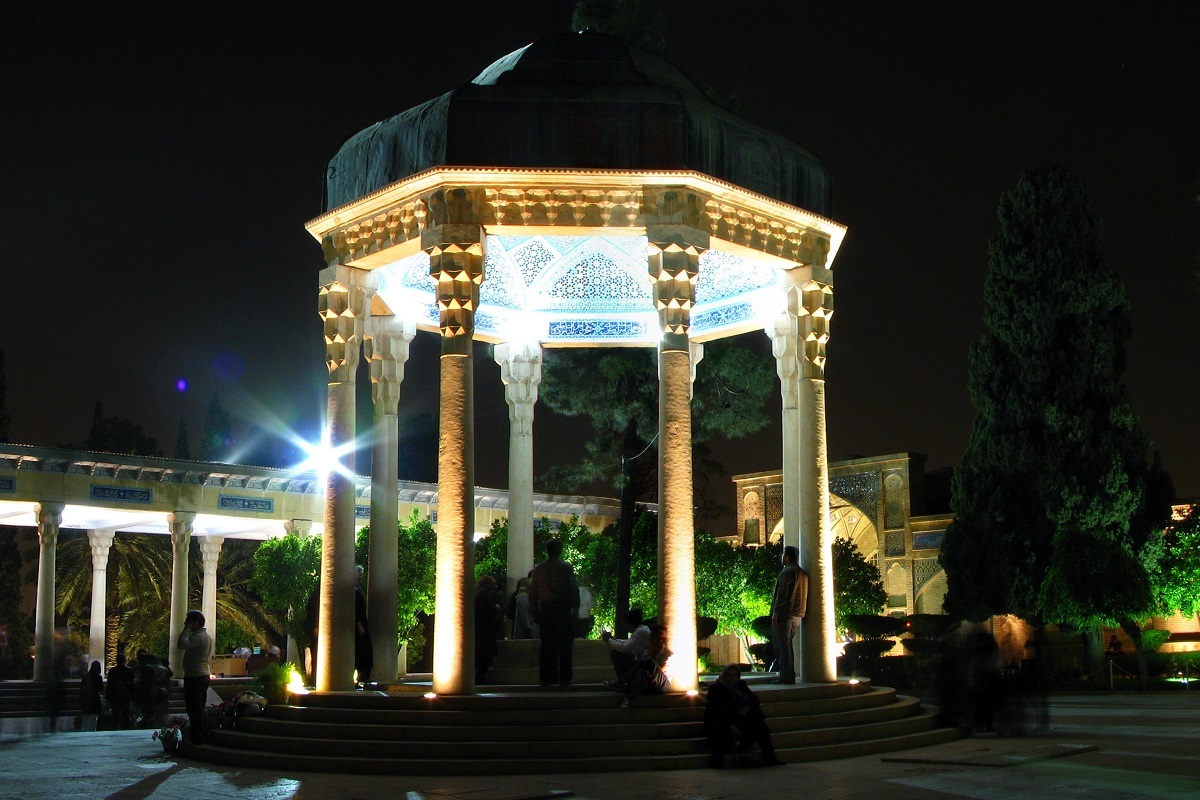 فال حافظ امروز سه شنبه ۱۸ بهمن با تفسیر دقیق + توصیه حافظ به شما فال حافظ امروز سه شنبه ۱۸ بهمن با تفسیر دقیق + توصیه حافظ به شما