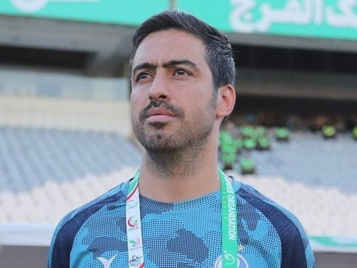 مربی استقلال چاقو خورد! مربی استقلال چاقو خورد!