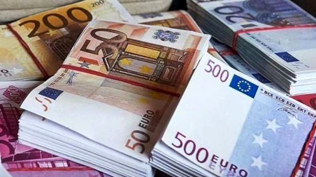 قیمت یورو امروز ۲۳ بهمن ماه ۱۴۰۱ قیمت یورو امروز ۲۳ بهمن ماه ۱۴۰۱
