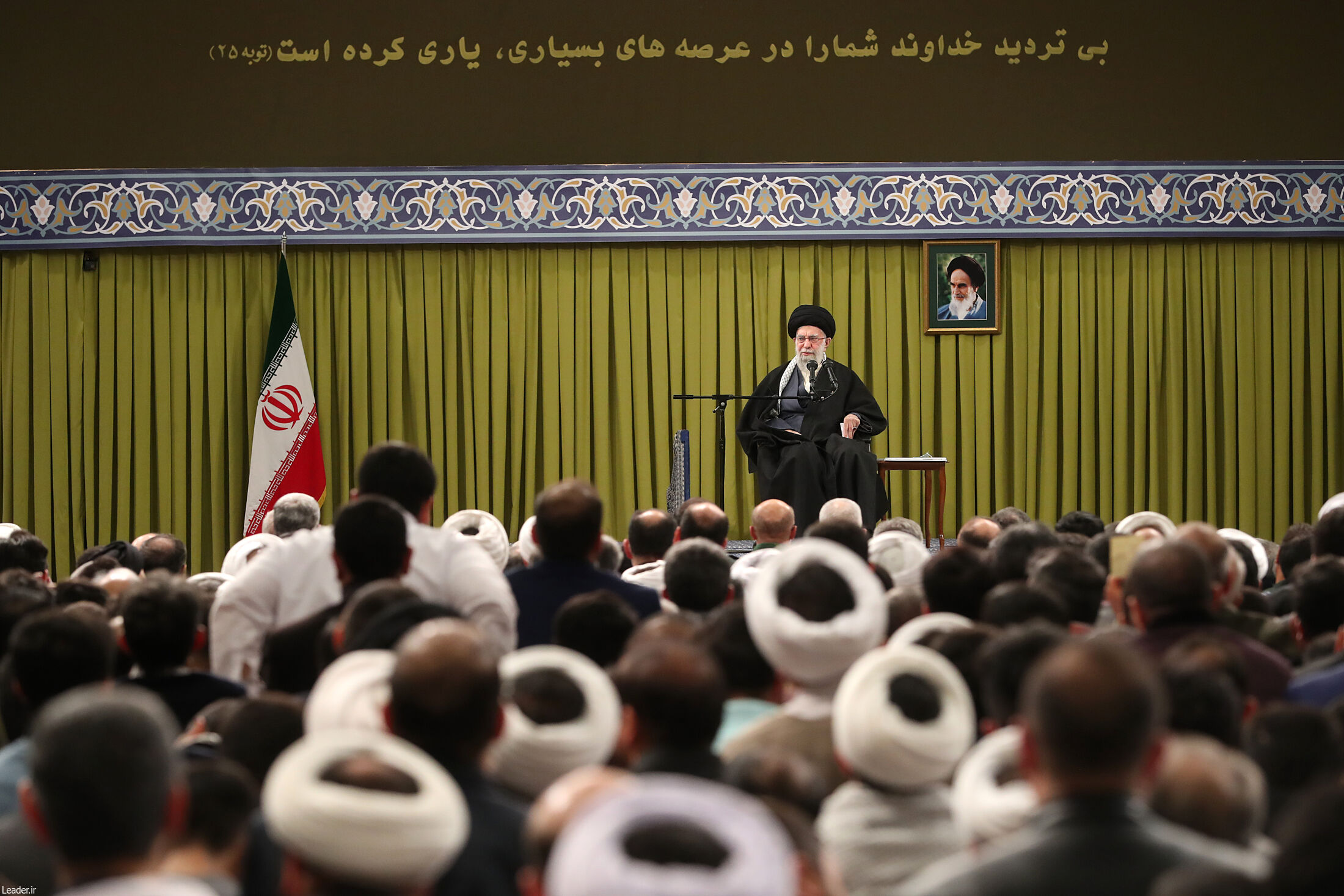 امروز کار اساسی مسئولین کشور این است که تورم را علاج کنند / دشمن پیشرفت های دفاعی ما مثل پهپاد را تبلیغ میکند امروز کار اساسی مسئولین کشور این است که تورم را علاج کنند / دشمن پیشرفت های دفاعی ما مثل پهپاد را تبلیغ میکند