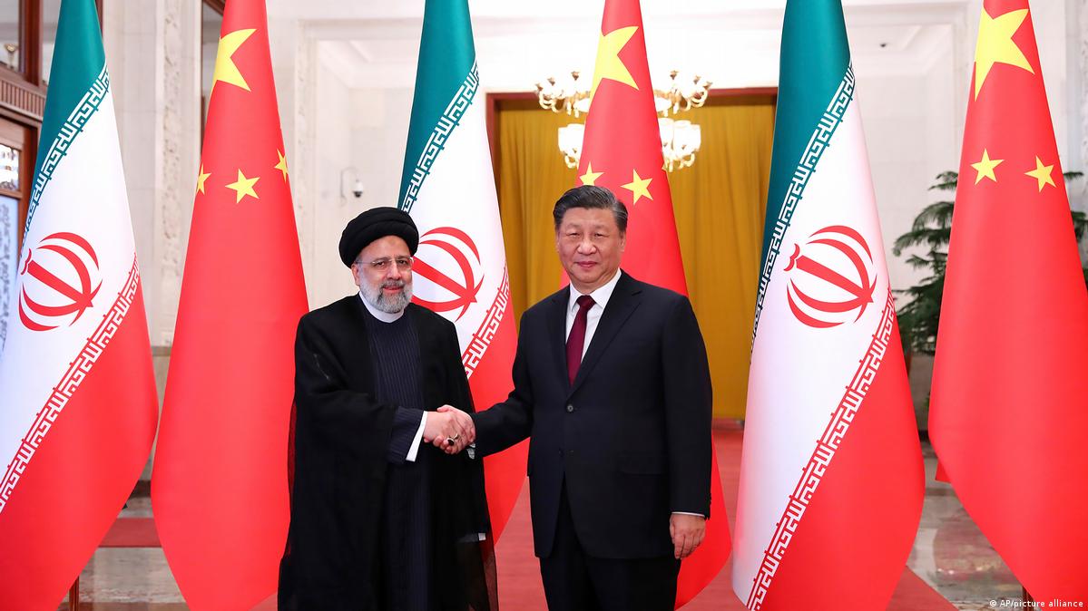 بیانیه مشترک ایران چین/ حمایت دو کشور از تمامیت سرزمینی و تاکید بر ضرورت لغو تحریم ها برای از سرگیری اجرای کامل و مؤثر برجام بیانیه مشترک ایران چین/ حمایت دو کشور از تمامیت سرزمینی و تاکید بر ضرورت لغو تحریم ها برای از سرگیری اجرای کامل و مؤثر برجام