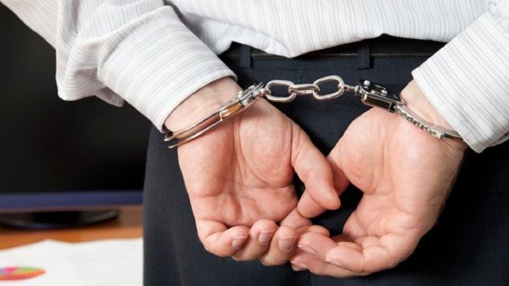 متهمان ارتشاء و فساد مالی در رباط کریم دستگیر شدند متهمان ارتشاء و فساد مالی در رباط کریم دستگیر شدند