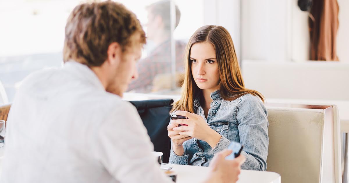 چرا نمیتوانیم با هم حرف بزنیم؟ چرا نمیتوانیم با هم حرف بزنیم؟