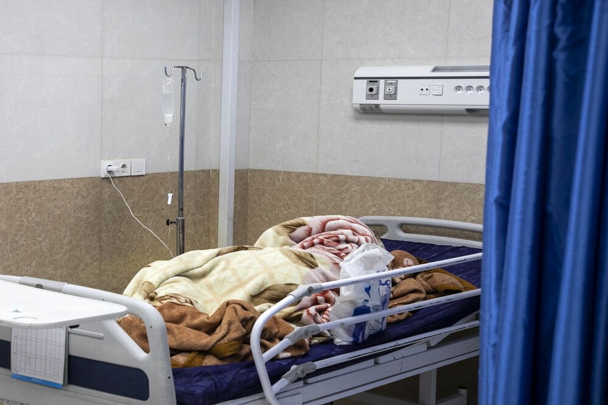 دانش آموزان قمی بازهم راهی بیمارستان شدند! دانش آموزان قمی بازهم راهی بیمارستان شدند!