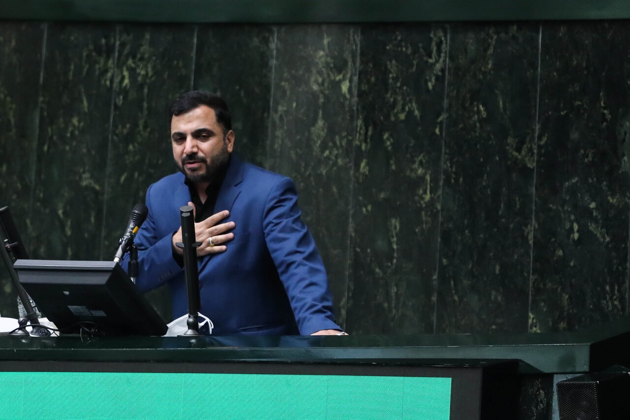 زارع پور: وزارت ارتباطات نمیتواند در امور داخلی مخابرات مداخله کند زارع پور: وزارت ارتباطات نمیتواند در امور داخلی مخابرات مداخله کند