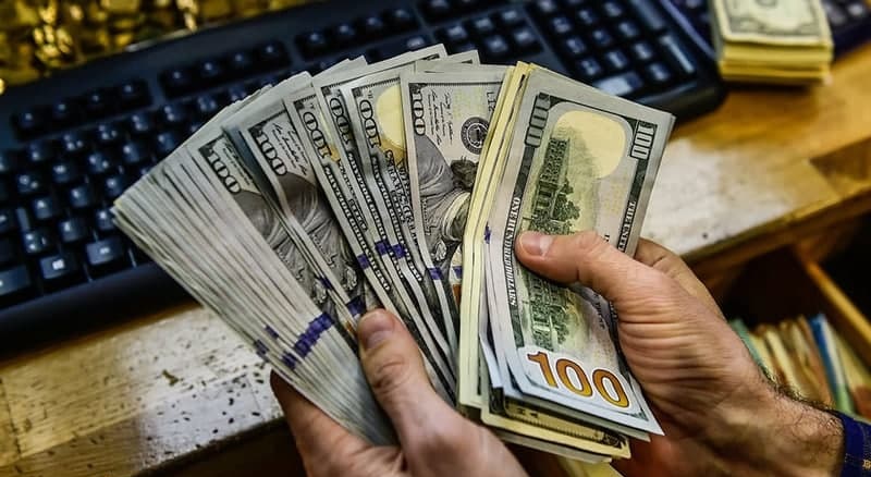 دلار توافقی از معاملات بازار متشکل حذف شد دلار توافقی از معاملات بازار متشکل حذف شد