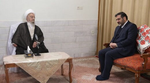 آیتالله مکارم شیرازی: رییسجمهور، بدانند در شرایط سختی قرار دارند / «خشونت و فشار» در مسأله حجاب، کارساز نیست آیتالله مکارم شیرازی: رییسجمهور، بدانند در شرایط سختی قرار دارند / «خشونت و فشار» در مسأله حجاب، کارساز نیست